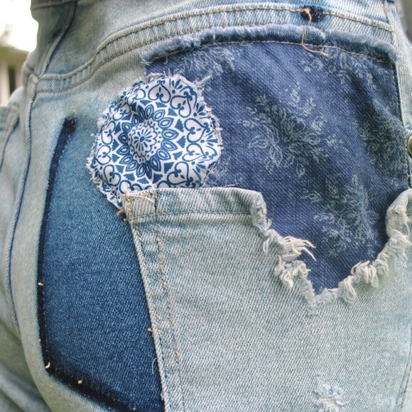 Reworked Denim Shorts - Picture 3 of 4